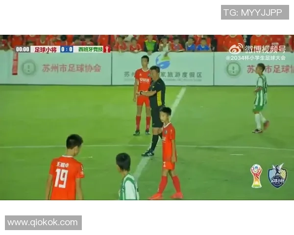 手工捏制足球明星的详细步骤与技巧分享，让你轻松打造个性化球员模型